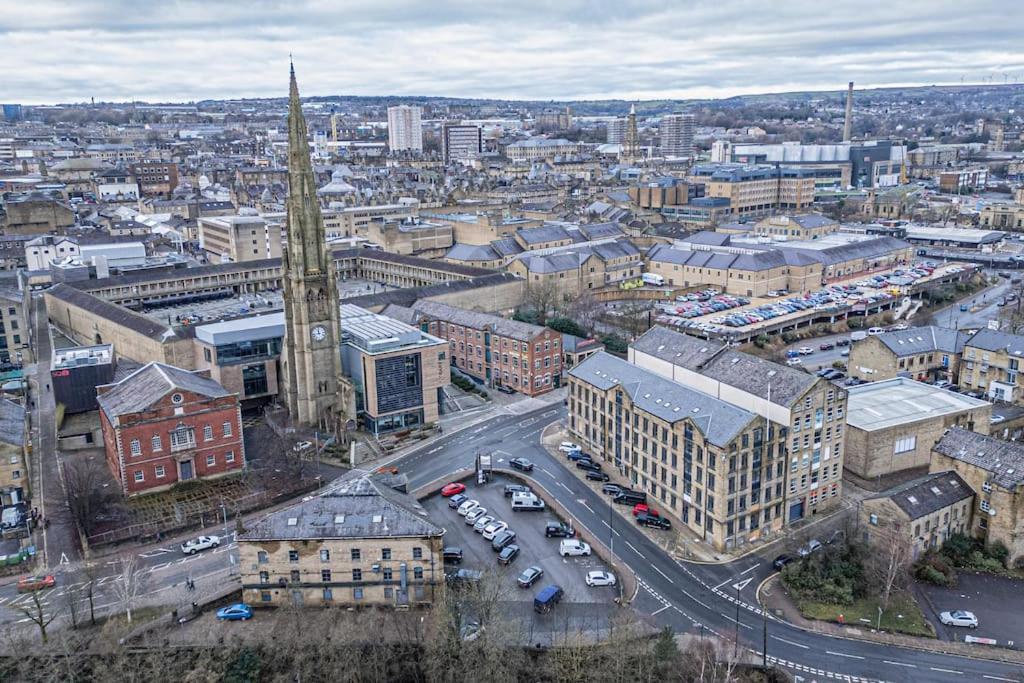 Chic Mill Conversion Beside Piece Hall & Eureka! Halifax Exterior photo
